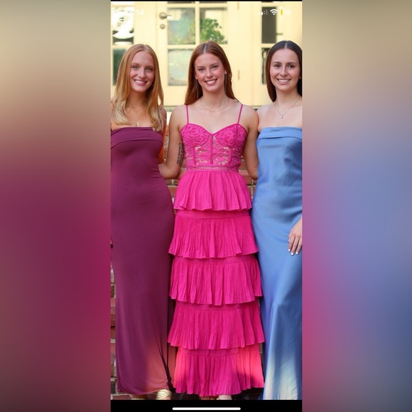 Dresses & Skirts - Pink formal dress!